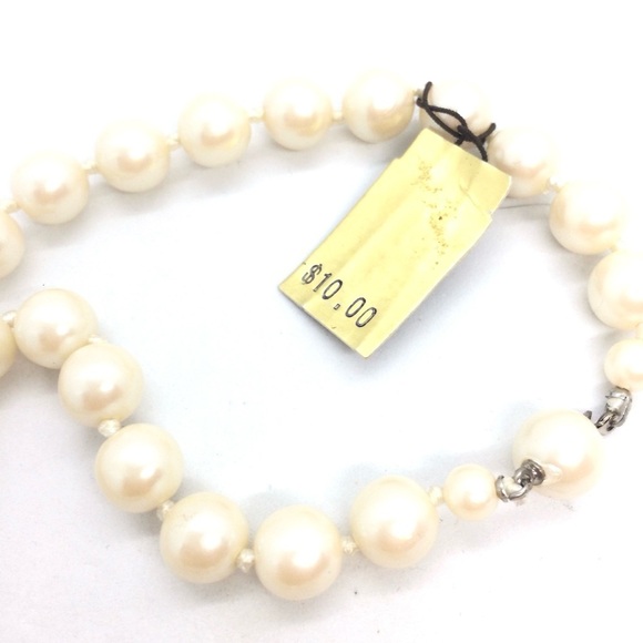3/$30 NWT VINTAGE MARVELLA IMITATION PEARL NECKLACE 28" SINGLE STRAND KNOTTED - Picture 12 of 14